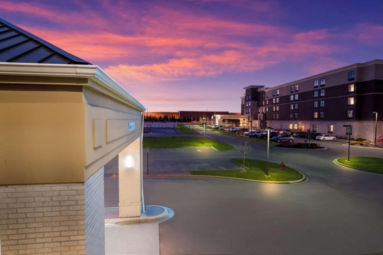 Отель Sonesta Select Detroit Нови Экстерьер фото