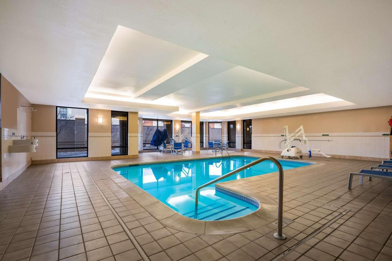 Отель Sonesta Select Detroit Нови Экстерьер фото