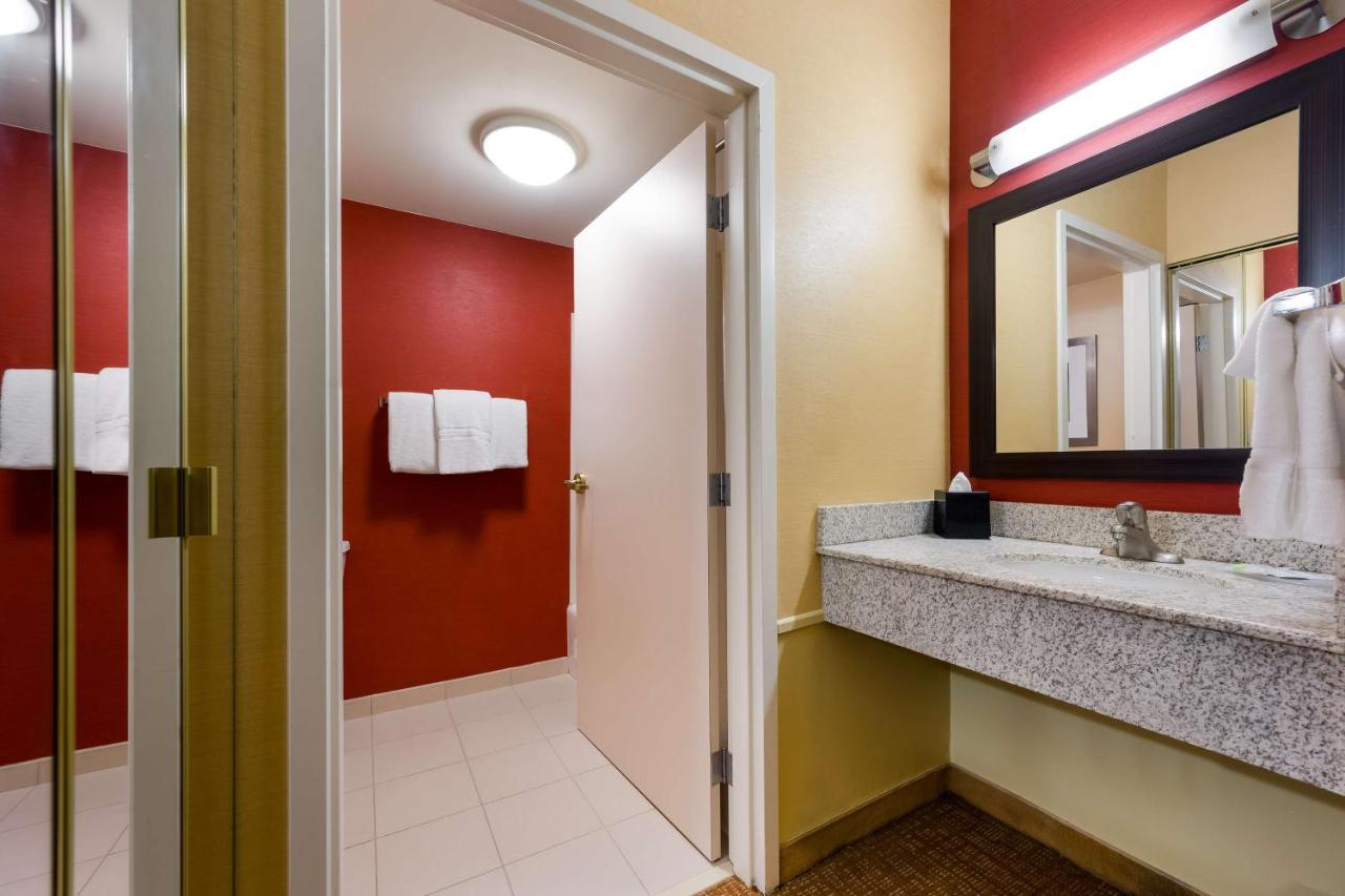 Отель Sonesta Select Detroit Нови Экстерьер фото