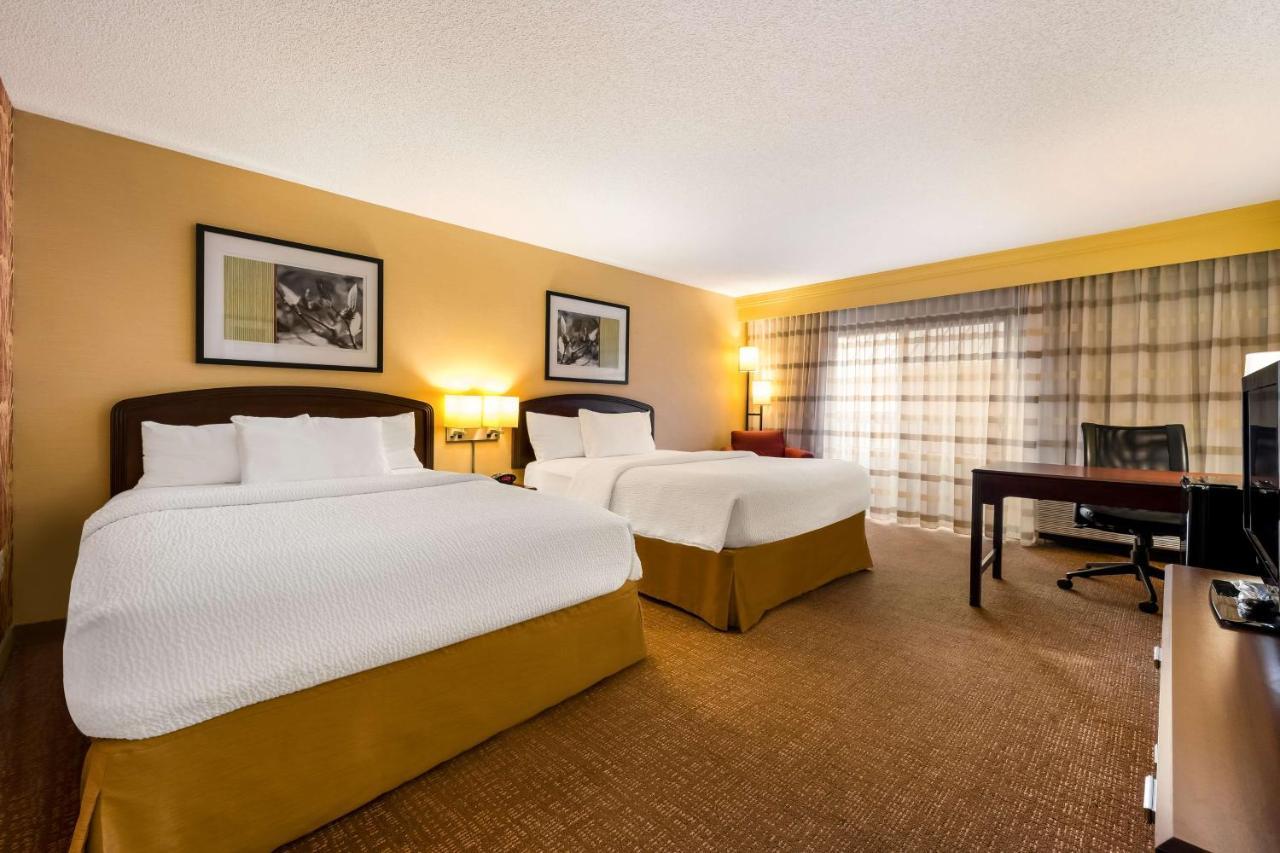 Отель Sonesta Select Detroit Нови Экстерьер фото