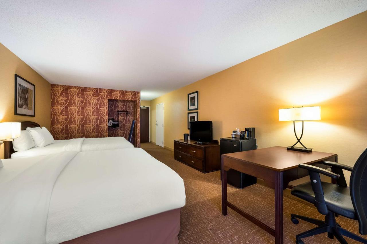 Отель Sonesta Select Detroit Нови Экстерьер фото